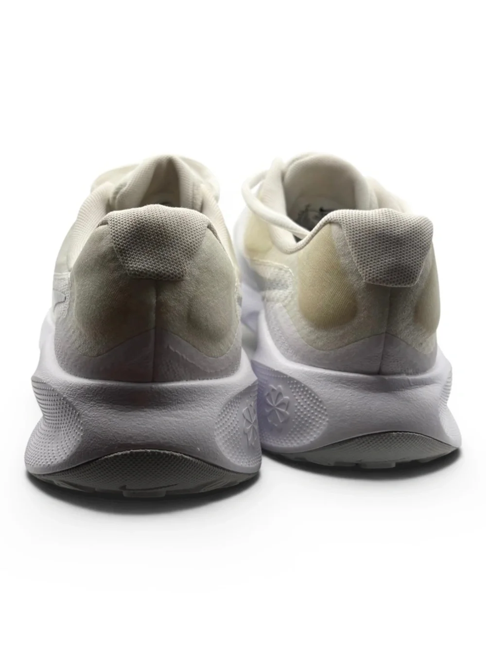 Nike Men’s SZ 8 Nike Revolution Sneaker White/Cream w/ Silver Nike Logo - Picture 7 of 7